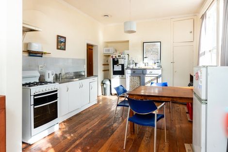 Photo of property in 23 Grass Street, Roseneath, Wellington, 6011