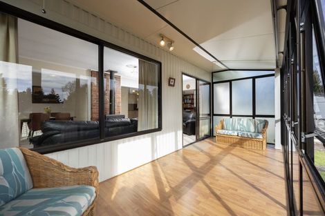 Photo of property in 31 Fairdene Avenue, Henderson, Auckland, 0610