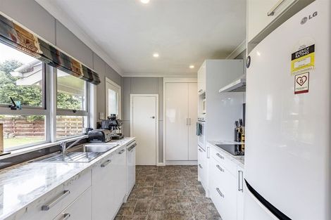 Photo of property in 12 Antrim Place, Hokowhitu, Palmerston North, 4410