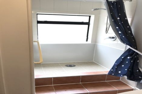 Photo of property in 7 Waterfront Road, Mangere Bridge, Auckland, 2022