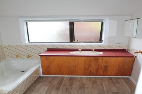 Photo of property in 28a Hamilton Avenue, Ilam, Christchurch, 8041