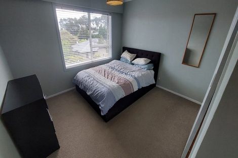 Photo of property in 1/5a Pullum Street, Birkenhead, Auckland, 0626