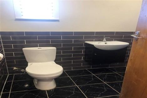 Photo of property in 17 Mildmay Road, Henderson, Auckland, 0610