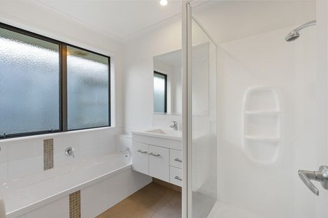 Photo of property in 54 Fairfax Crescent, Pyes Pa, Tauranga, 3112