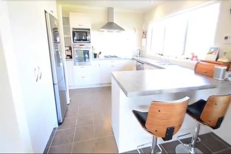 Photo of property in 8 Barnacle Rise, Red Beach, 0932