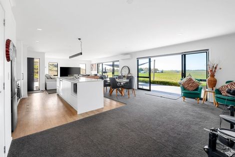 Photo of property in 411 Tuhikaramea Road, Temple View, Hamilton, 3290