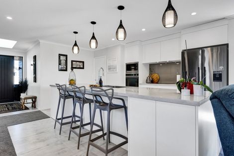 Photo of property in 3 Tupare Place, Highlands Park, New Plymouth, 4312