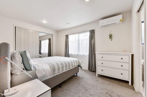 Photo of property in 25 Broadfield Street, Massey, Auckland, 0614