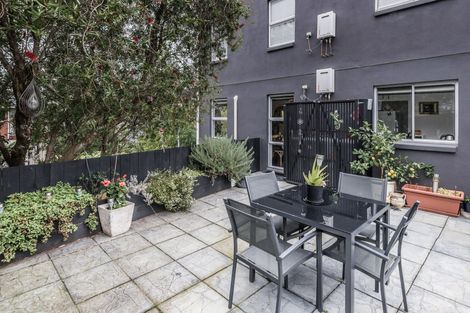 Photo of property in 1/7 Alston Avenue, Kelston, Auckland, 0602