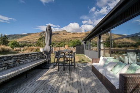 Photo of property in 1 Woodley Place, Glenorchy, 9372