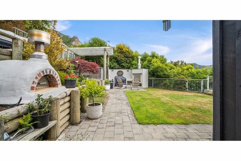 Photo of property in 11 Lachie Griffen Rise, Governors Bay, Lyttelton, 8971