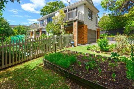 Photo of property in 1 Kallista Place, Browns Bay, Auckland, 0630