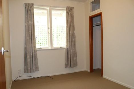 Photo of property in 38 Potter Avenue, Northcote, Auckland, 0627