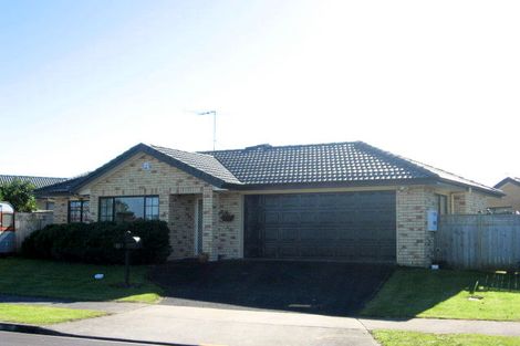 Photo of property in 11 Sandwick Drive, Weymouth, Auckland, 2103