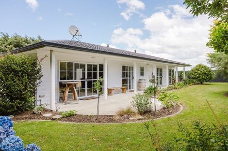 Photo of property in 14 Aerodrome Road, Dannevirke, 4972
