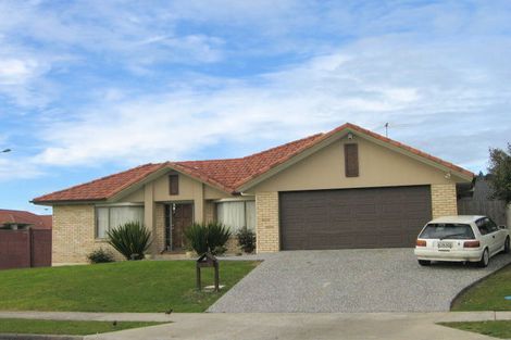 Photo of property in 2 Kilsyth Way, East Tamaki Heights, Auckland, 2016