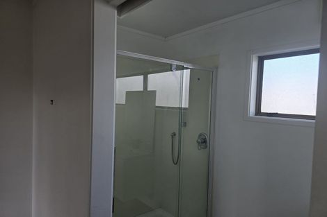 Photo of property in 8 Staveley Avenue, Mount Roskill, Auckland, 1041