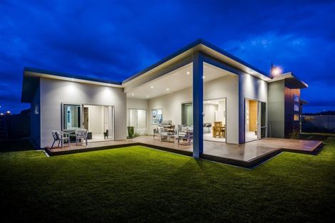 Photo of property in 88 Orotu Drive, Poraiti, Napier, 4112