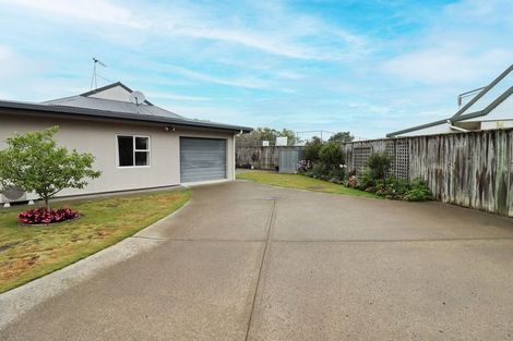 Photo of property in 28 Deller Drive, Carterton, 5713