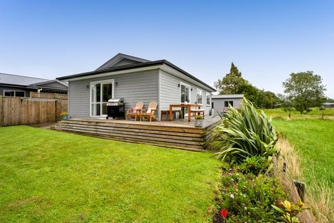 Photo of property in 8 Manatu Lane, Inglewood, 4330