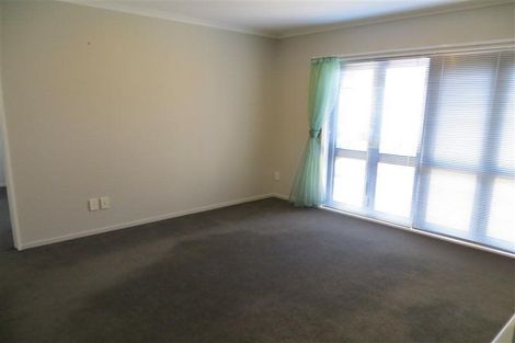 Photo of property in 28 Coventry Way, Long Bay, Auckland, 0630
