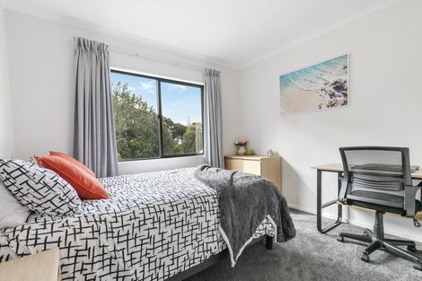 Photo of property in 2/13 Noeleen Street, Glenfield, Auckland, 0629