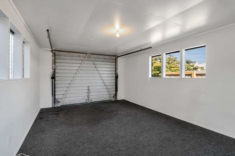 Photo of property in 1/9 Titoki Street, Te Atatu Peninsula, Auckland, 0610
