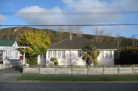 Photo of property in 60 Strand Crescent, Naenae, Lower Hutt, 5011