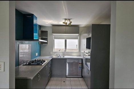 Photo of property in 31/3 Hulme Place, Henderson, Auckland, 0612