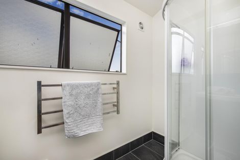 Photo of property in 14 Hadley Wood Drive, Wattle Downs, Auckland, 2103