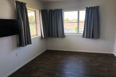 Photo of property in 2/7 Chapel Street, Papakura, 2110