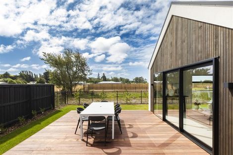 Photo of property in 28 Oakmill Drive, Casebrook, Christchurch, 8051