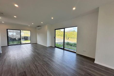 Photo of property in 64b Crestview Rise, Papakura, 2110