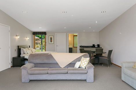 Photo of property in 10 Cameron Drive, Acacia Bay, Taupo, 3385