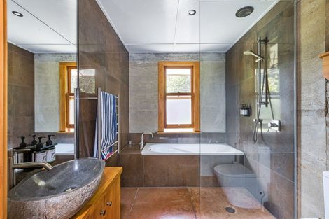 Photo of property in 28 Opahi Bay Road, Mahurangi West, Warkworth, 0983