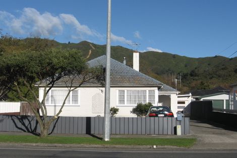 Photo of property in 130 Naenae Road, Naenae, Lower Hutt, 5011