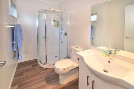 Photo of property in 64 Barbados Drive, Unsworth Heights, Auckland, 0632