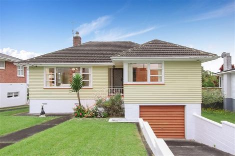 Photo of property in 9 Dundee Place, Blockhouse Bay, Auckland, 0600