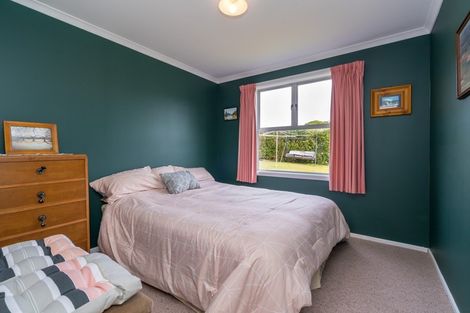 Photo of property in 8 Miro Street, Kaka Point, 9271