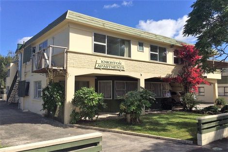 Photo of property in 1-6/145 Knighton Road, Hillcrest, Hamilton, 3216