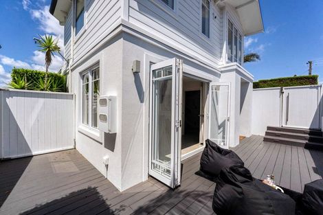 Photo of property in 87 Princes Street, Northcote Point, Auckland, 0627