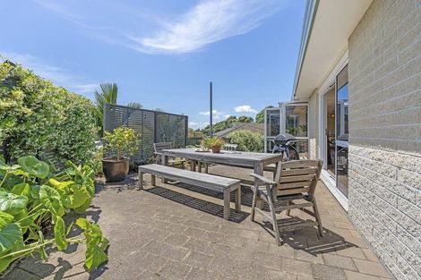 Photo of property in 8 Chatswood Grove, Fitzroy, New Plymouth, 4312