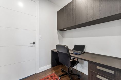 Photo of property in 32 Sandpiper Avenue, Point Wells, 0986