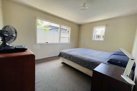 Photo of property in 28 Larissa Avenue, Henderson, Auckland, 0610