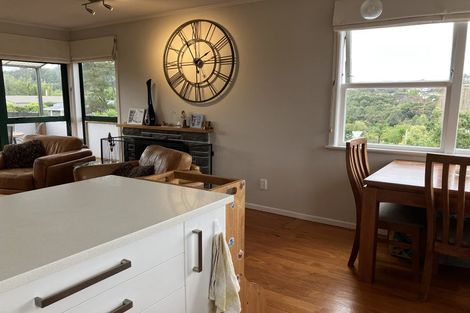 Photo of property in 76 Lauderdale Road, Birkdale, Auckland, 0626