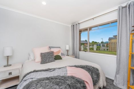 Photo of property in 18 Mews Place, Forest Lake, Hamilton, 3200