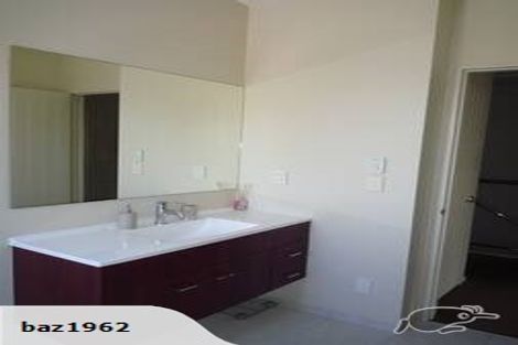 Photo of property in 1/40 Scarlet Oak Drive, Schnapper Rock, Auckland, 0632