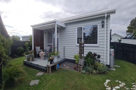 Photo of property in 39 Seagrass Place, Otaki Beach, Otaki, 5512