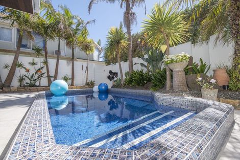 Photo of property in 5a Craig Road, Milford, Auckland, 0620