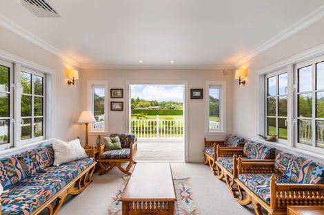 Photo of property in 423 Gillespie Place, Acacia Bay, Taupo, 3385